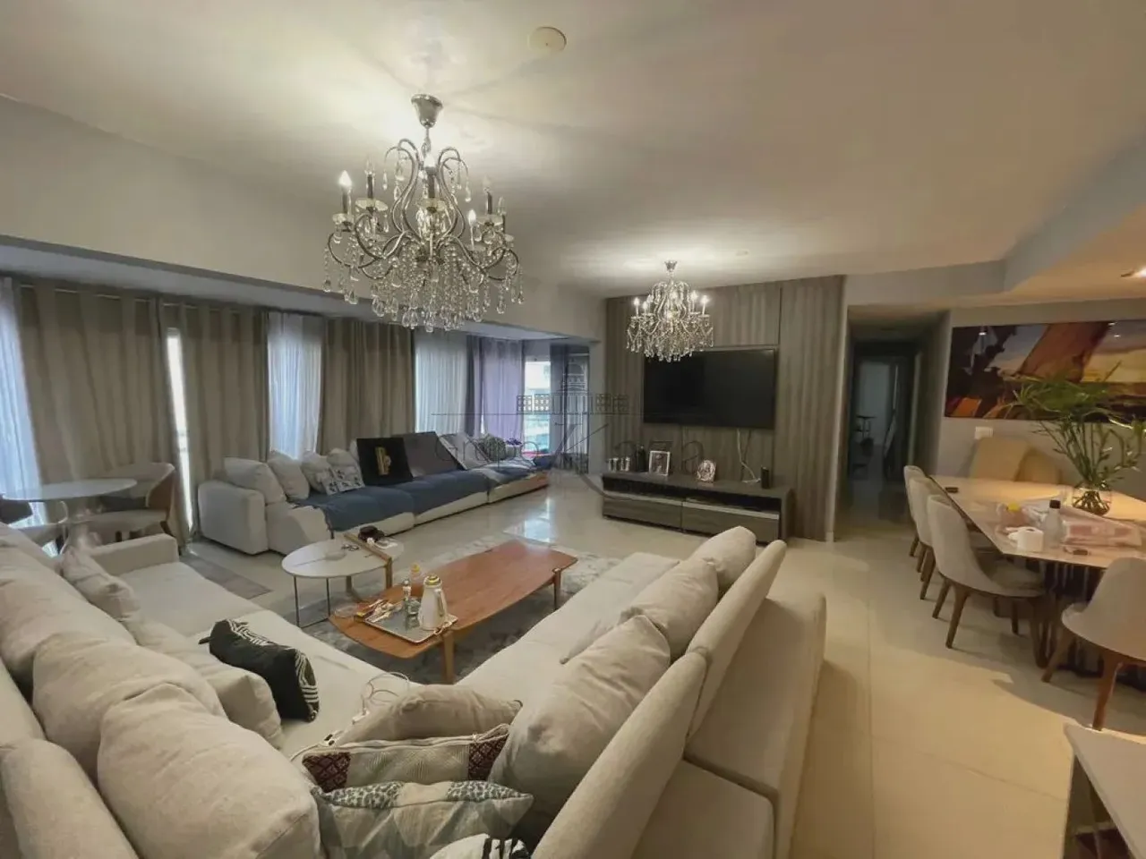 Oportunidade - Apartamento - Condomínio Royal Park - 3 Dormitórios - 151m².