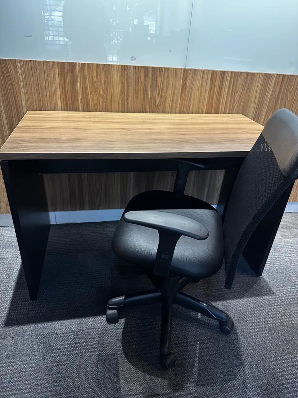 MESA com CADEIRA CONFORTO de escritório com cadeira ergonômica - Foto 2