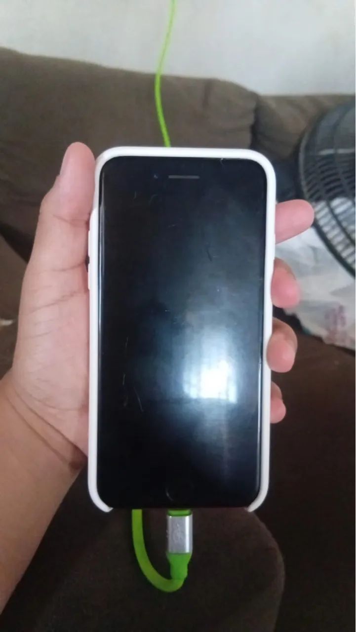 Vendo ou troco iPhone 8 - Foto 2