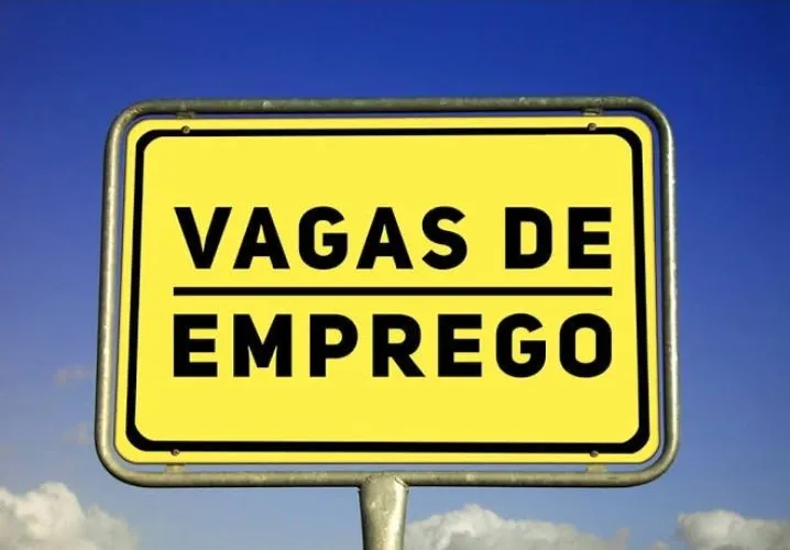 Precisa se de  funcionário com habilitação em carro e moto 