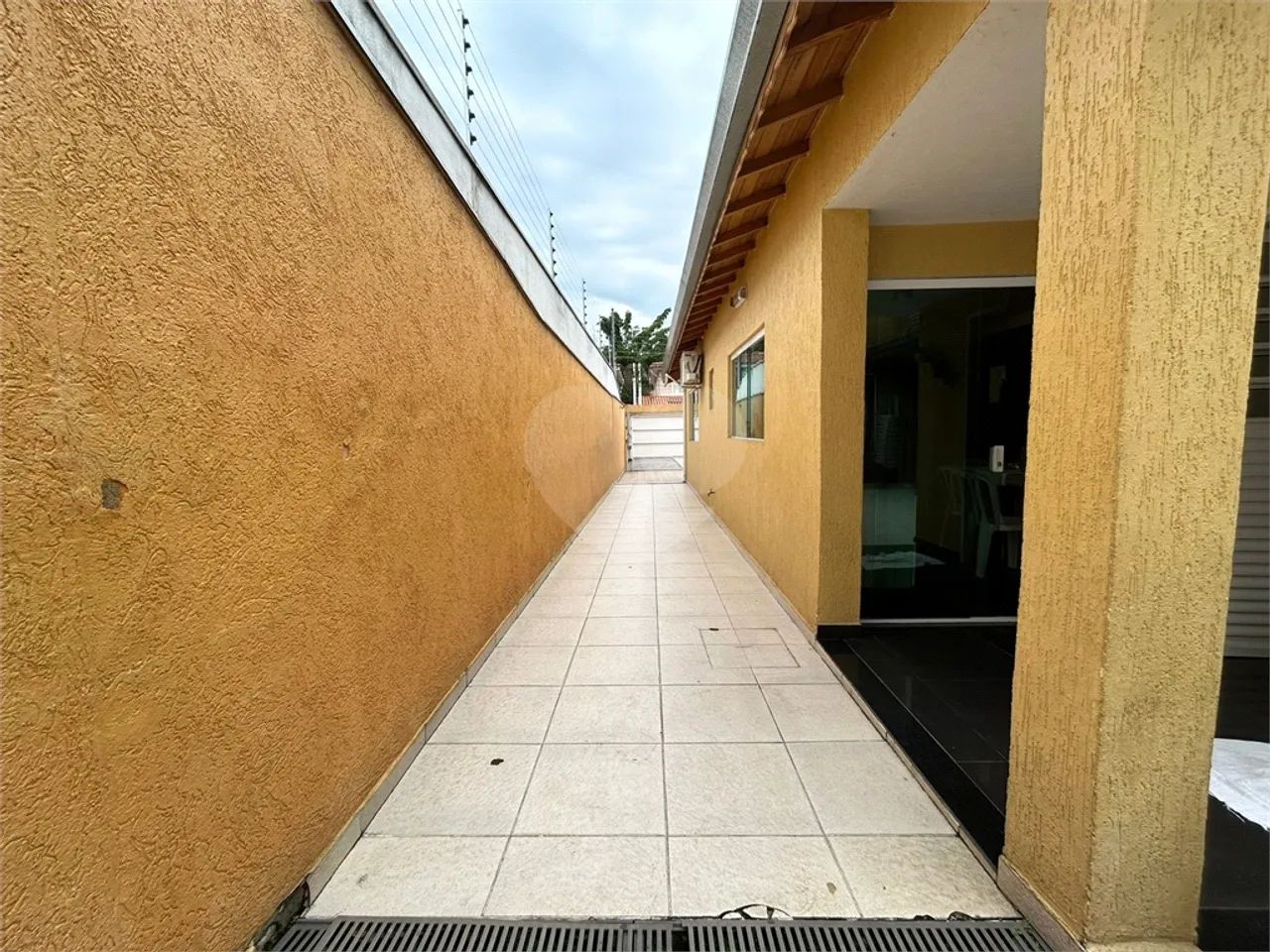 Casa térrea com 250 metros quadrados com 4 quartos em Jardim Virginia Bianca - São Paulo - - Foto 4