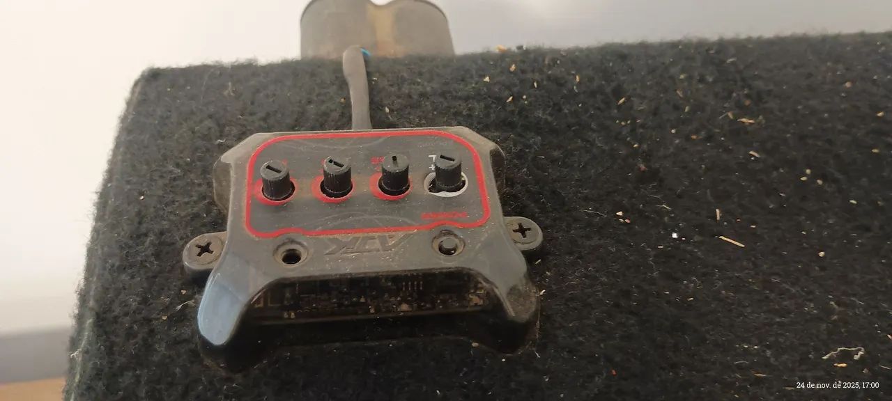 Caixa Trio com módulo bluetoothbe fonte chaveada 120A.. - Foto 2
