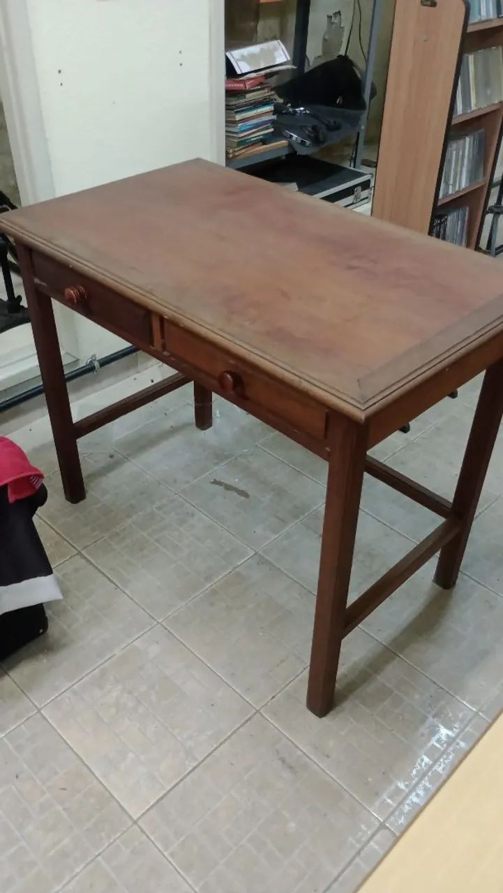 Mesa Escrivaninha De Madeira Maciça Duas Gavetas  - Foto 2