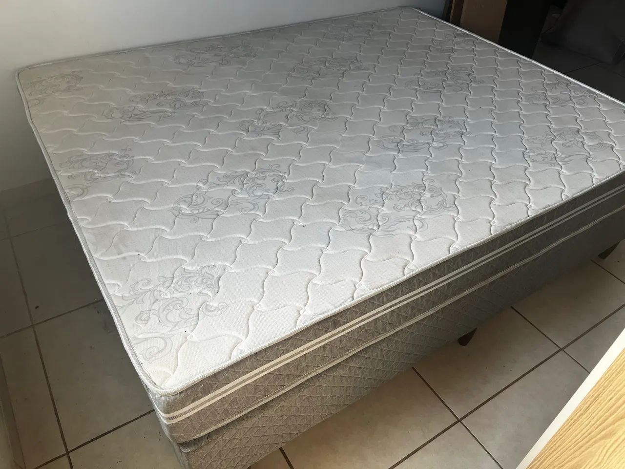 Cama box queen