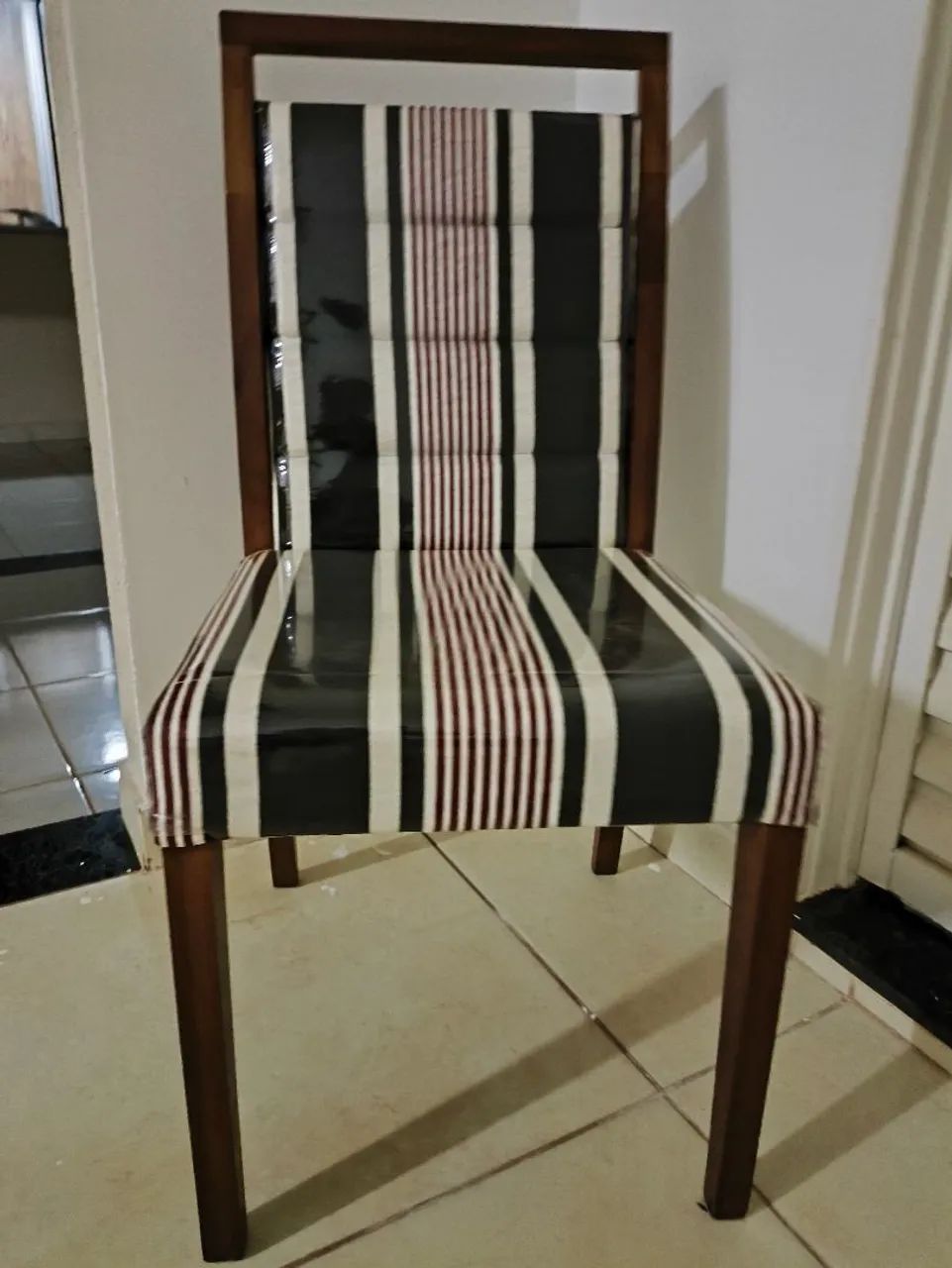 Cadeira de jantar estofada