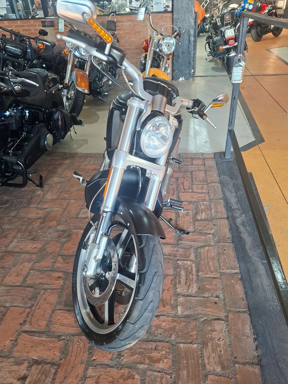 HARLEY DAVIDSON V-ROD MUSCLE - Foto 4