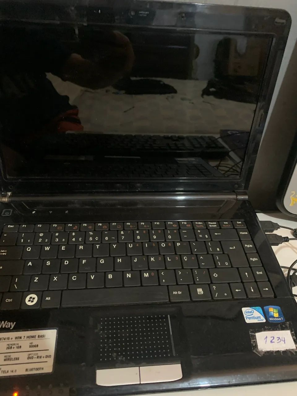 Notebook Itautec InfoWay | 4GB RAM | HD 200GB | Linux Mint  - Foto 4