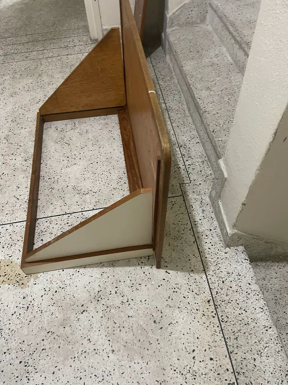 Mesa Retrátil de Madeira Antiga - Compacta e Funcional - Foto 3