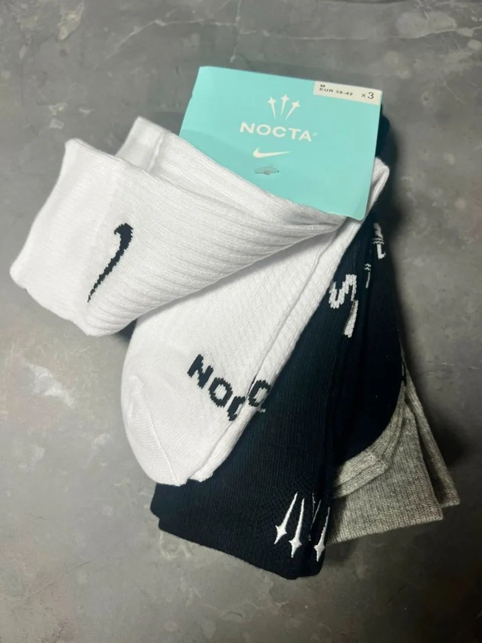 Meias Nike Nocta - Pack com 3 pares (preto, branco e cinza) - Foto 2