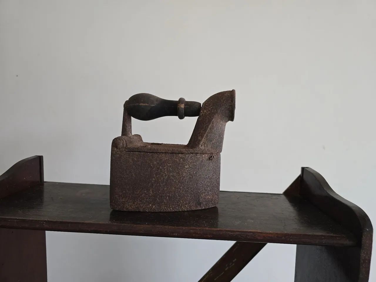 Ferro de passar roupa antigos 