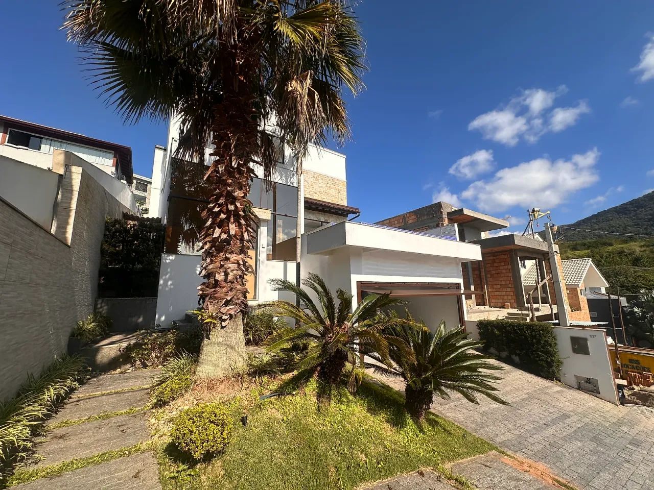 Casa Aluguel 3 Quartos com 3 Suítes e 340m² - Pedra Branca - Foto 2