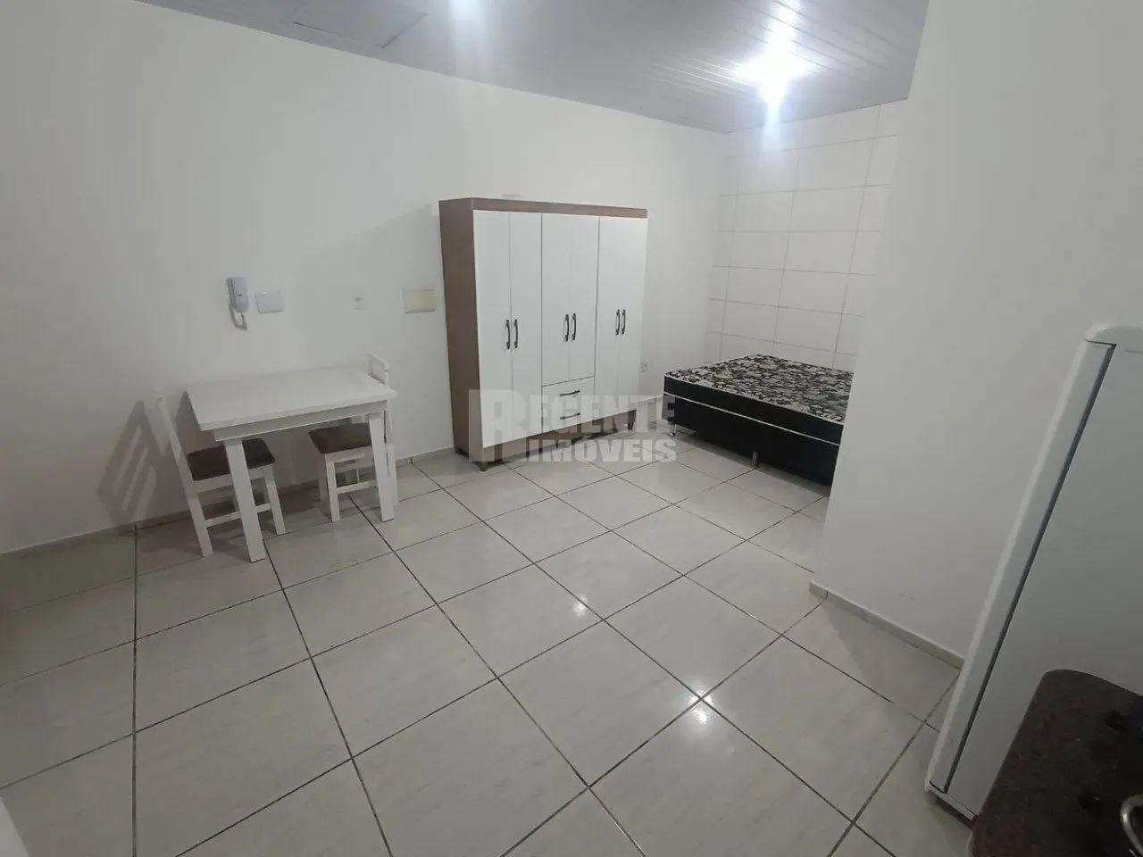 Ótima kitnet mobiliada para locação perto da UFSC! - Foto 2