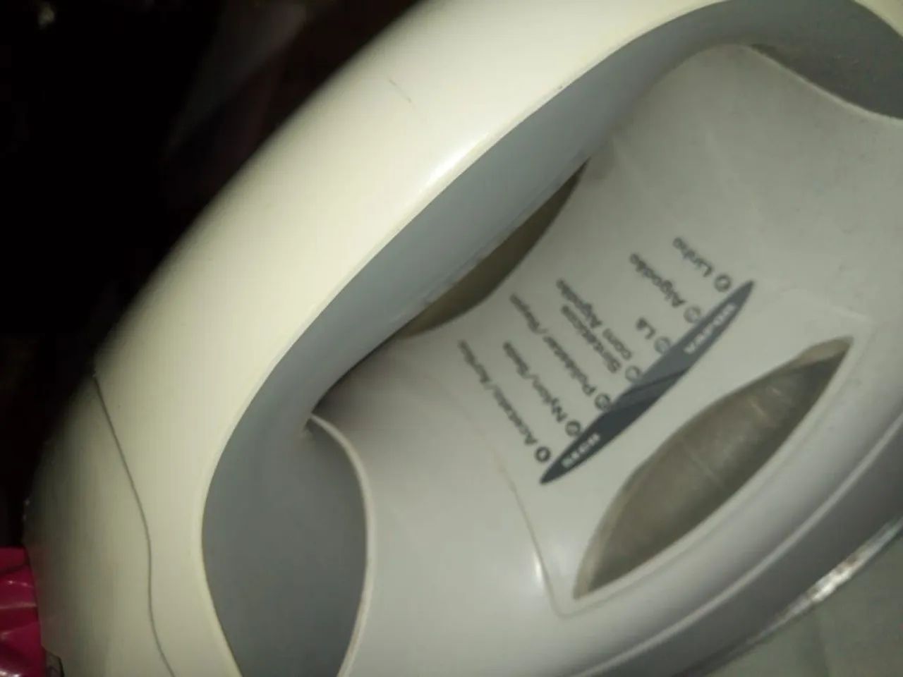 Ferro de passar Black Decker usado - Foto 5
