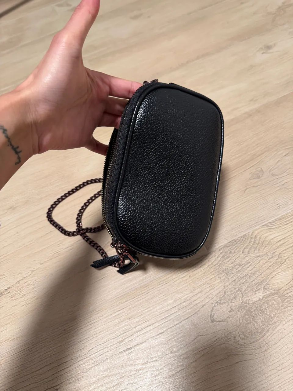 Bolsa Santa Lolla Preta P Material Floater Dark com Alça Corrente - Foto 4