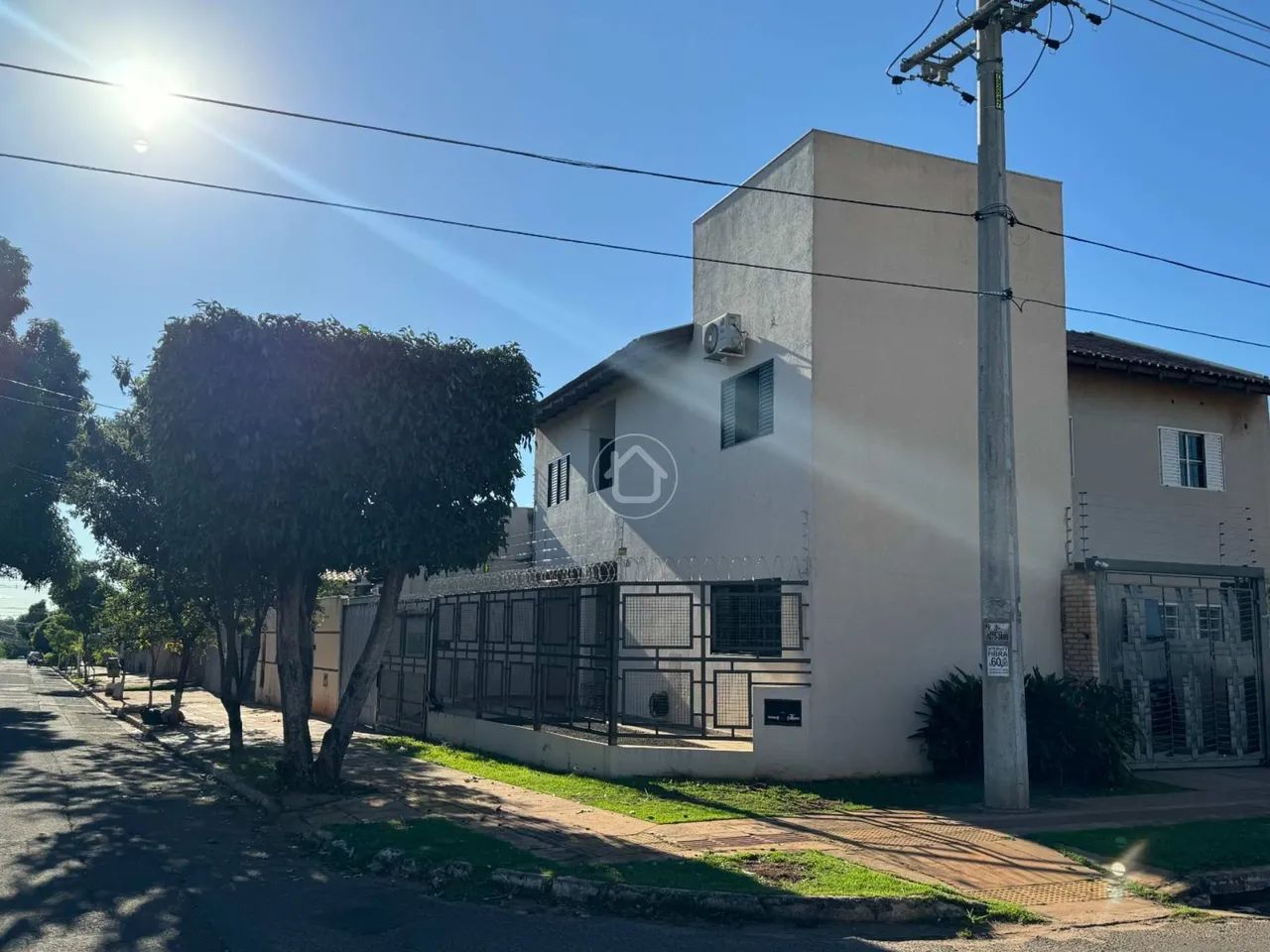 SOBRADO DE ESQUINA