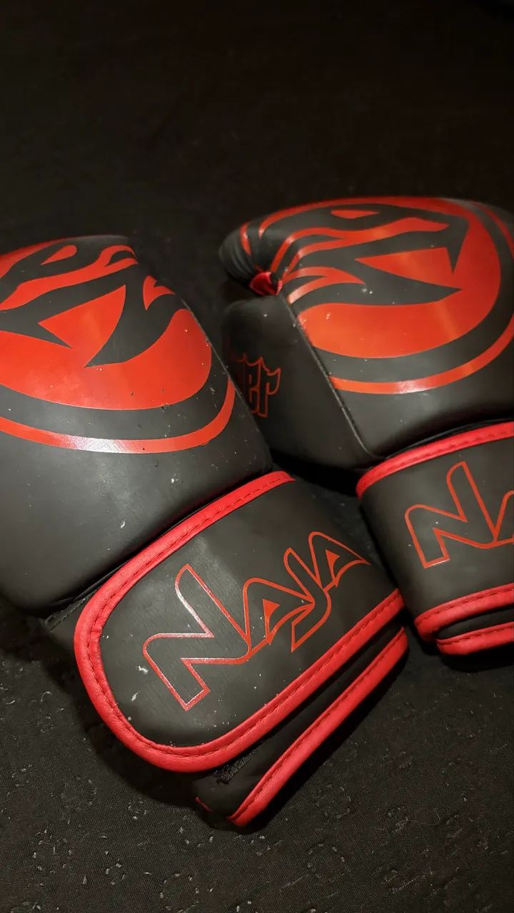 Luva de Boxe Naja 12 oz - Usada - Foto 2