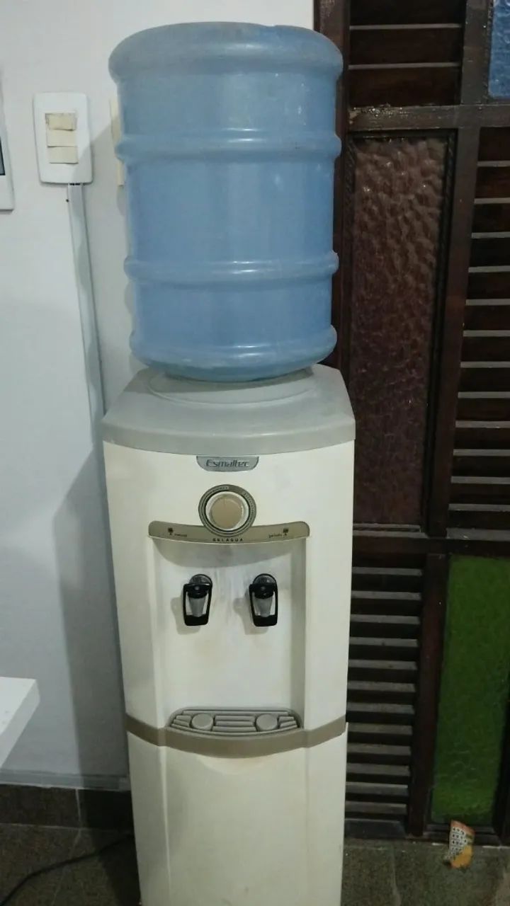 BEBEDOURO PARA GARRAFÃO