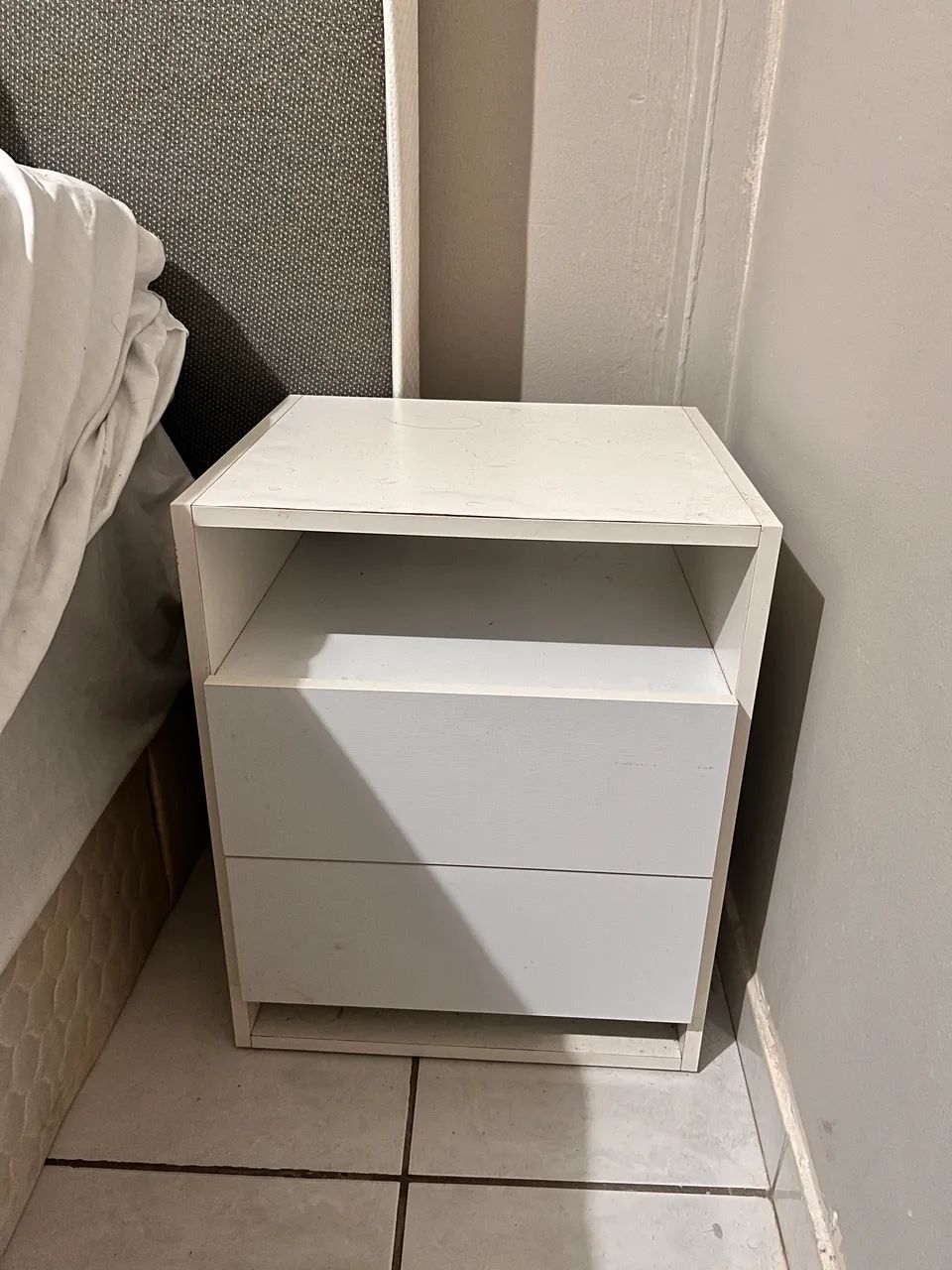 Mesinha de cabeceira 