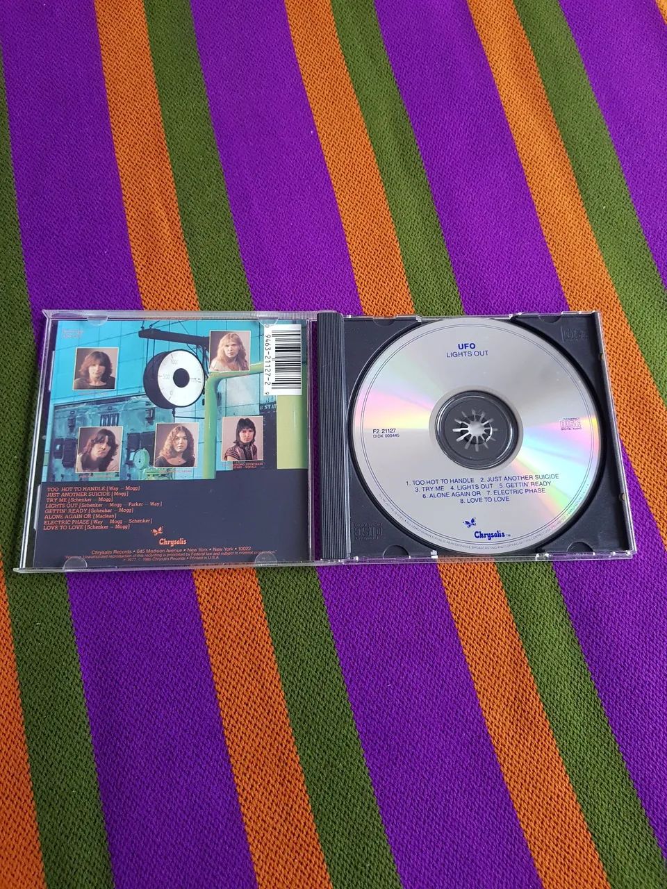 Cd Ufo - Lights out - 1977 importado - Foto 3