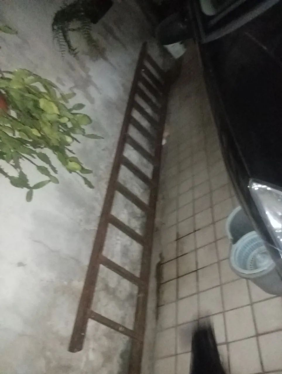 Escada de ferro super forte e pesada