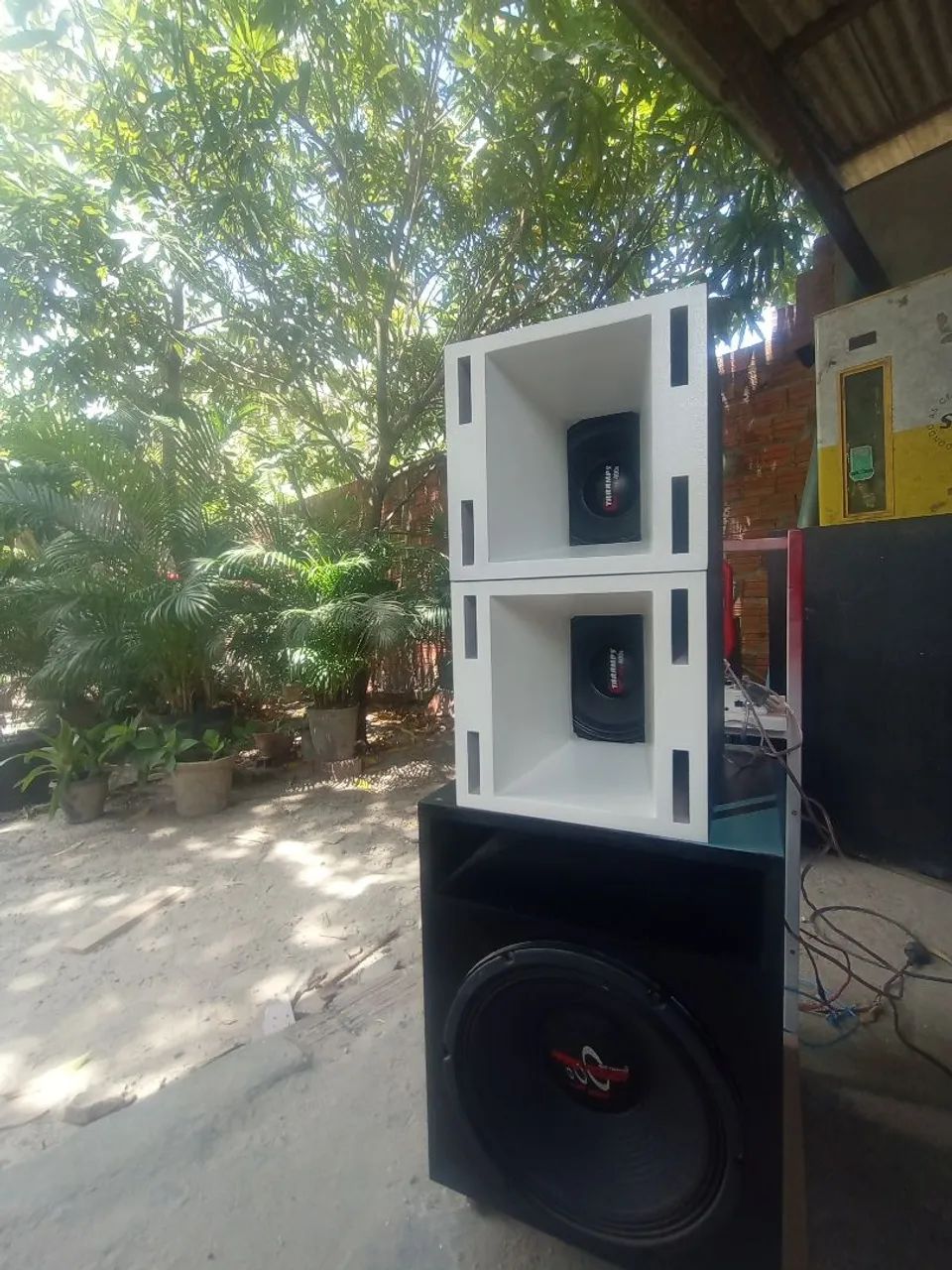 Caixa Projetada com grave Hard Power de 12 e dois médios de 8 polegadas Taramps. Oferta! - Foto 3