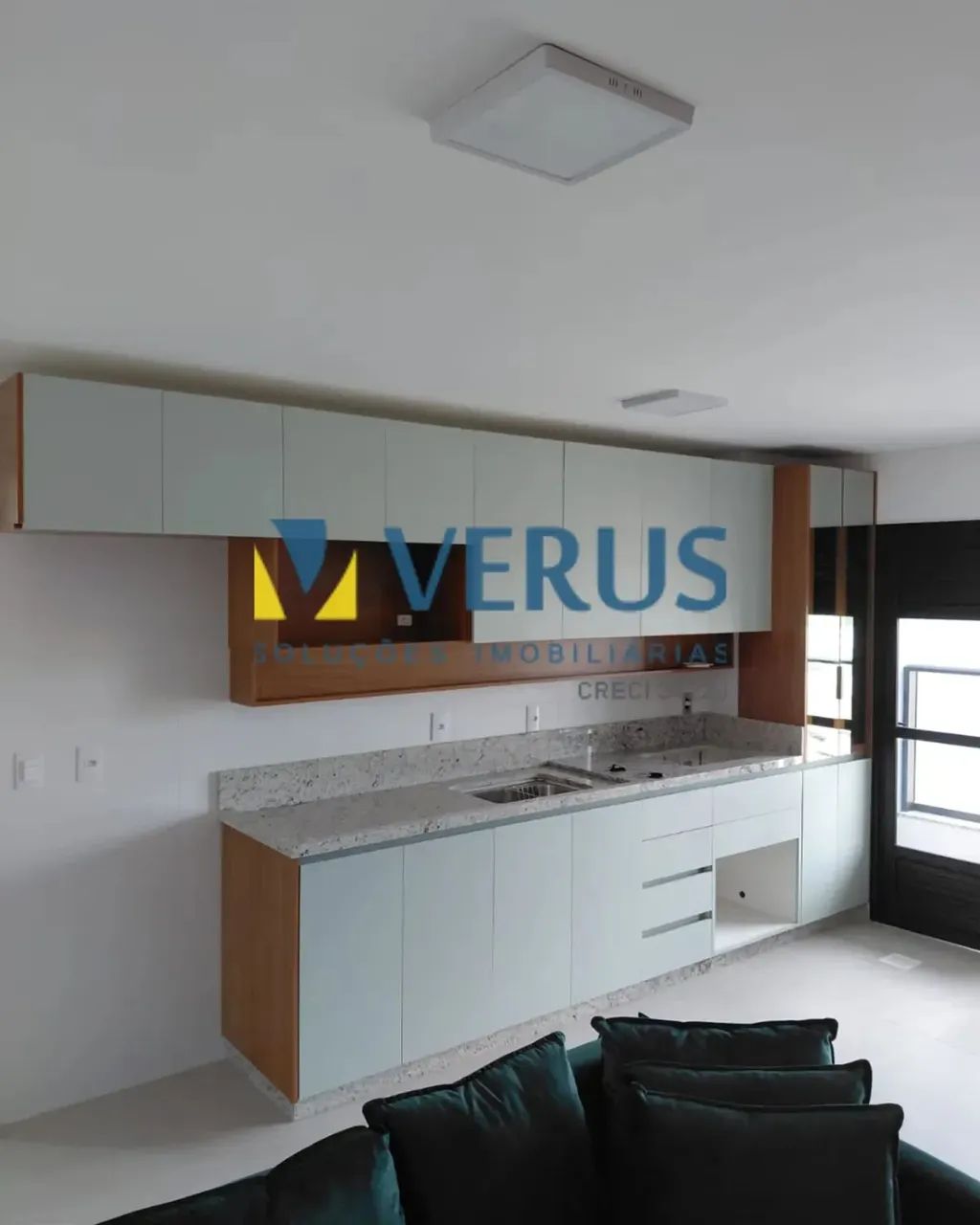 Apartamento mobiliado com 02 Dormitórios No Bairro Cordeiros