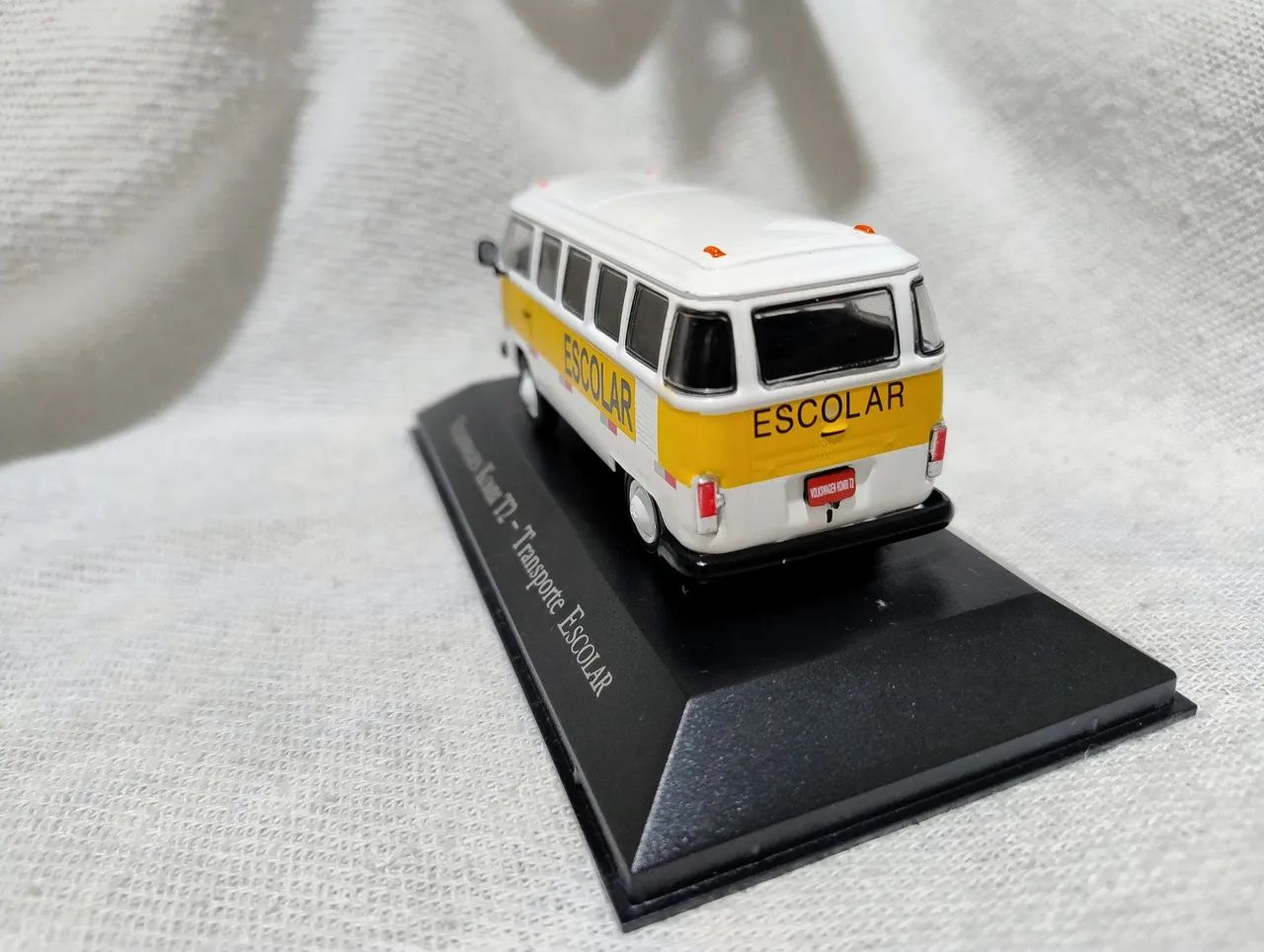 Miniatura Kombi escolar anos 80 - Foto 3