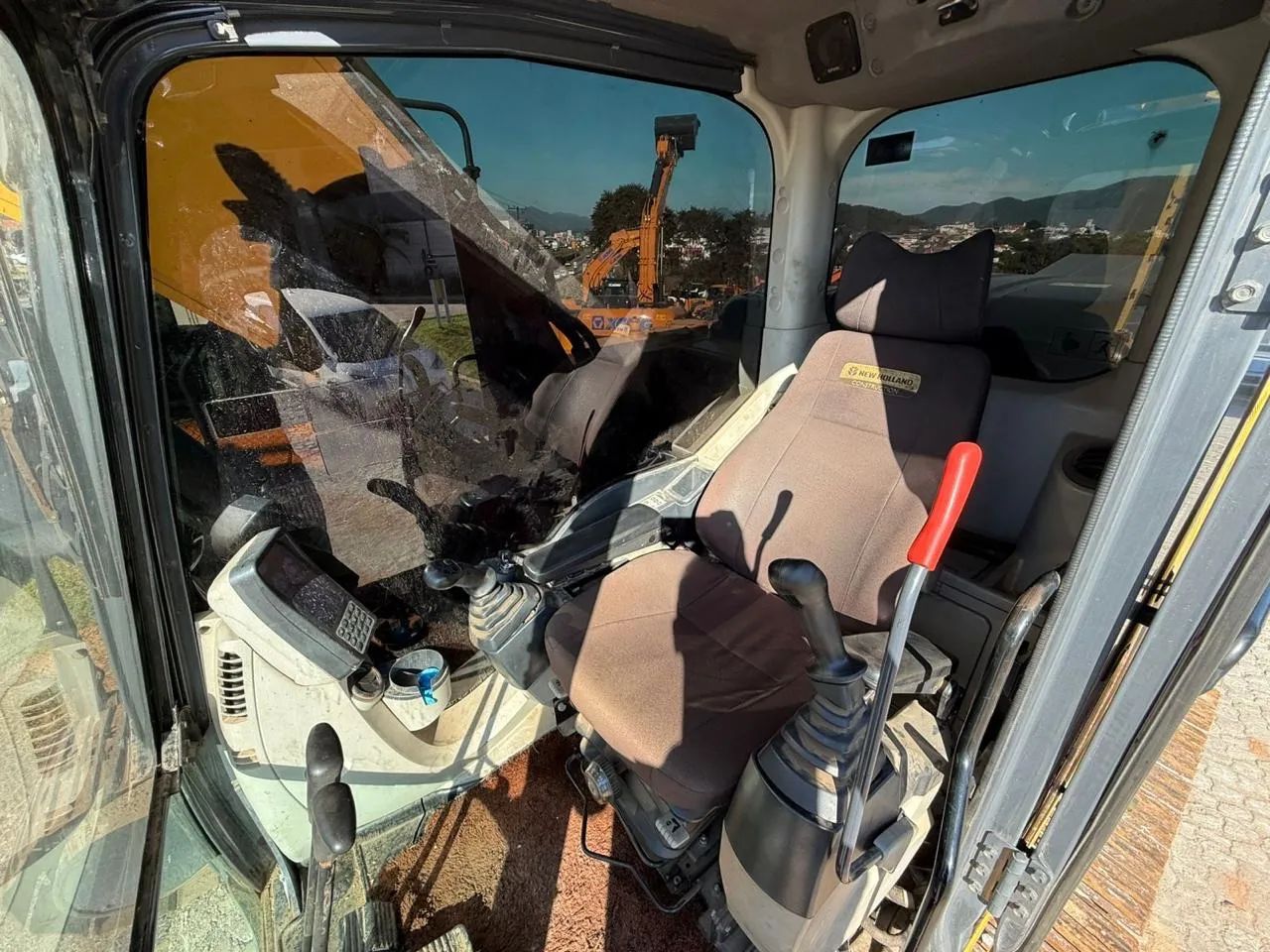 ESCAVADEIRA HIDRÁULICA NEWHOLLAND  E245C ME - Foto 3