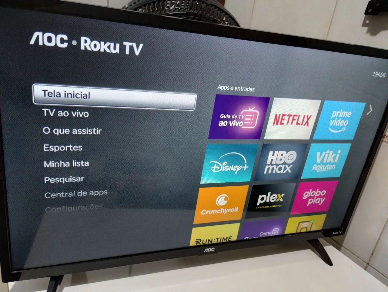 Tv AOC 32" Roku tv, estado de nova. Estou vendedo pra comprar outro maior - Foto 4