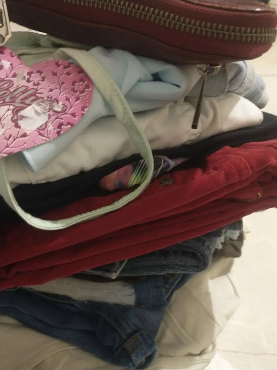 Lote de roupas e acessórios com 20 peças - Foto 3