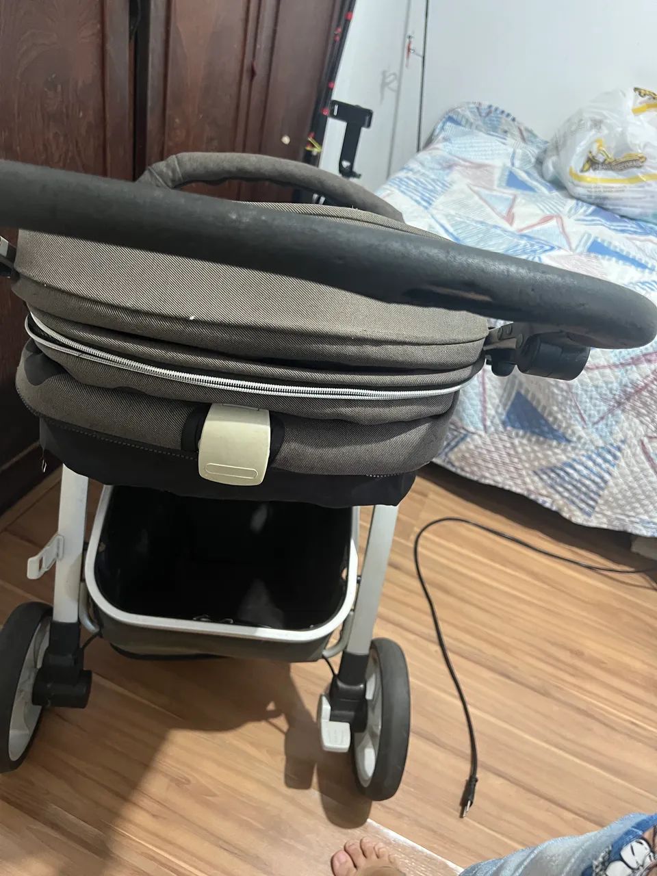 Carrinho Moisés + bebê conforto - Foto 2