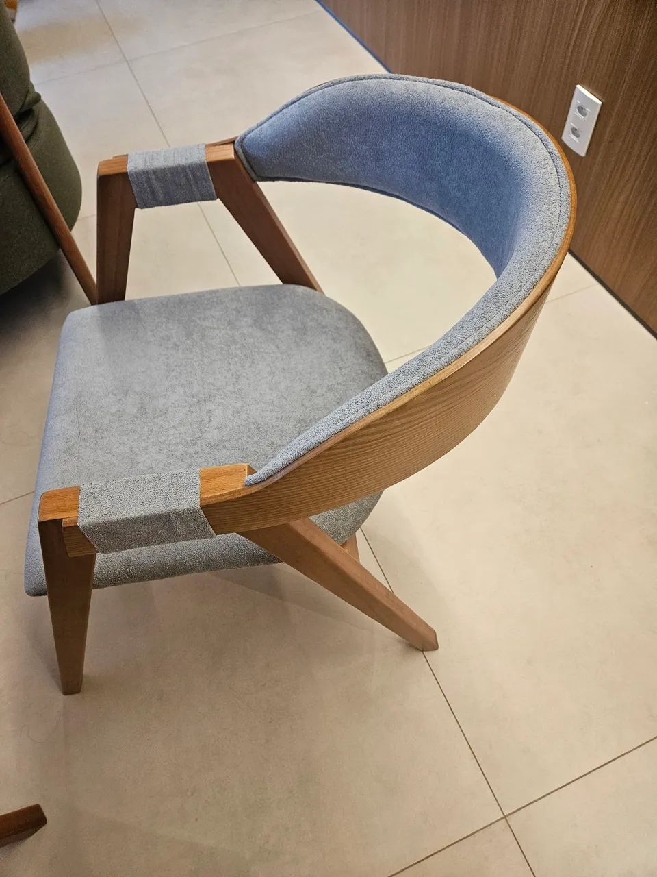 Vendo 2 poltronas valor 300 reais cada uma - Foto 4