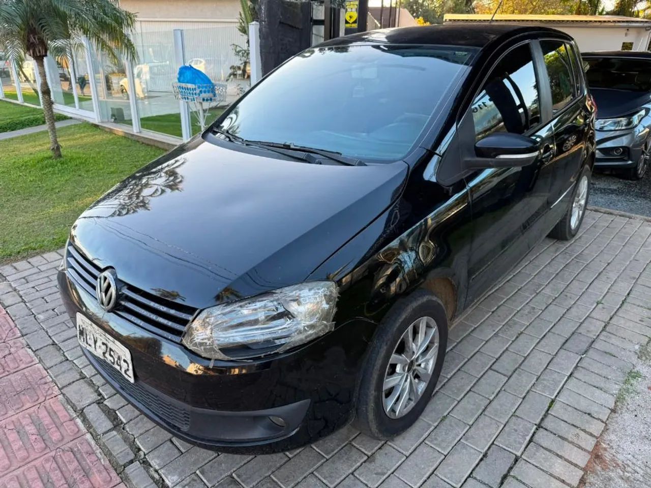 Volkswagen Fox 1.0 MI Total Flex 8V 5P 2014 - Foto 3