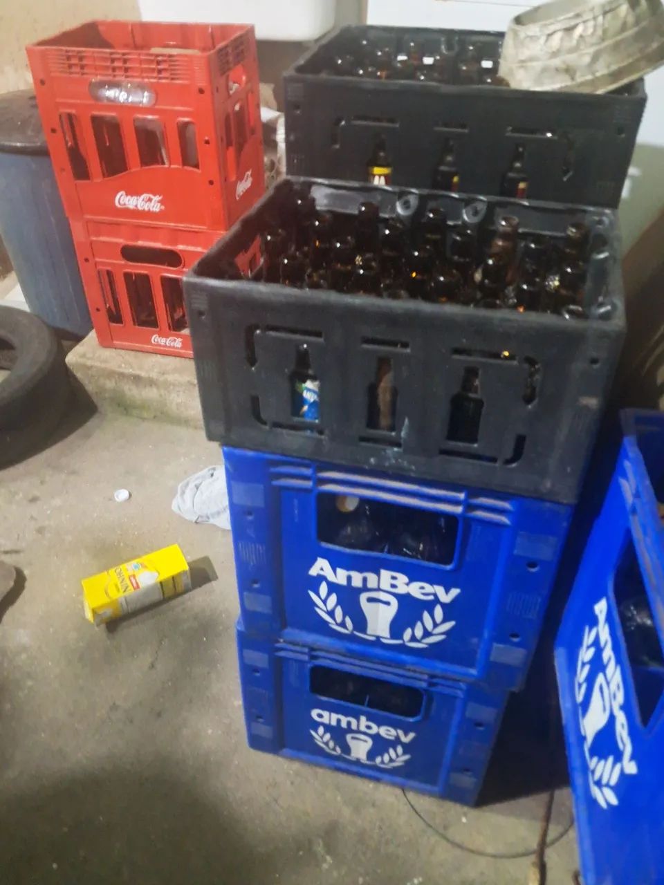 Caixa de cerveja e Coca cola 