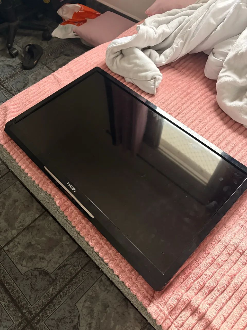 TV Philips422080483259197440