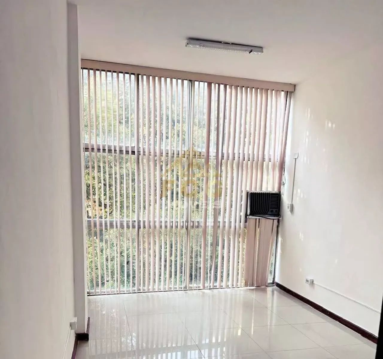 Sala Comercial com 25m² no Centro de Niterói
