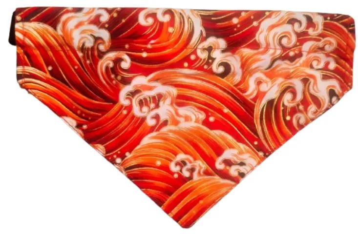 Bandana Coleira para Cachorro / Cão - Estampa Ondas de Fogo / Ajustável / Confortável - Foto 3