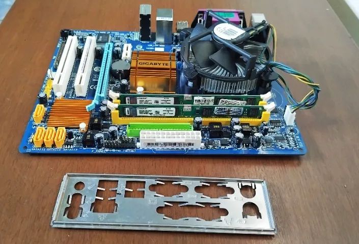 kit placa mae gigabyte ga g35m core2duo E4500 e 4gb de ram ddr2 - Foto 5