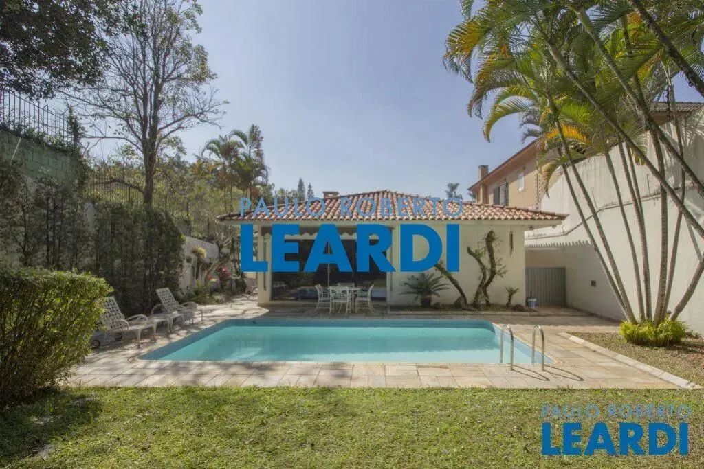 CASA ASSOBRADADA - JARDIM GUEDALA - SP