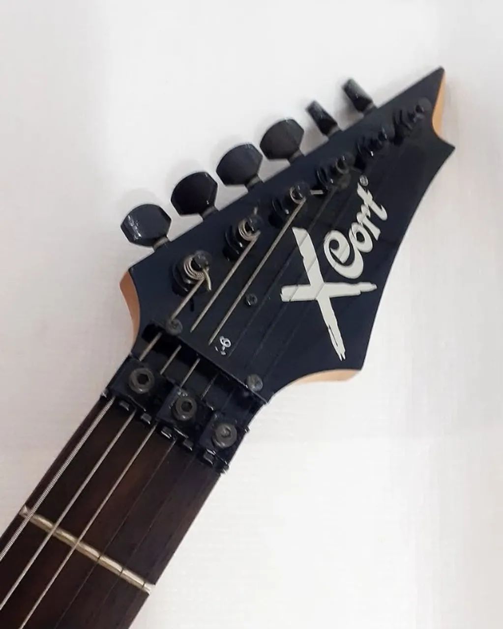 >> Guitarras Várias Marcas e Modelos Squier Giannini Washburn Eagle Cort Schecter Tagima - Foto 5