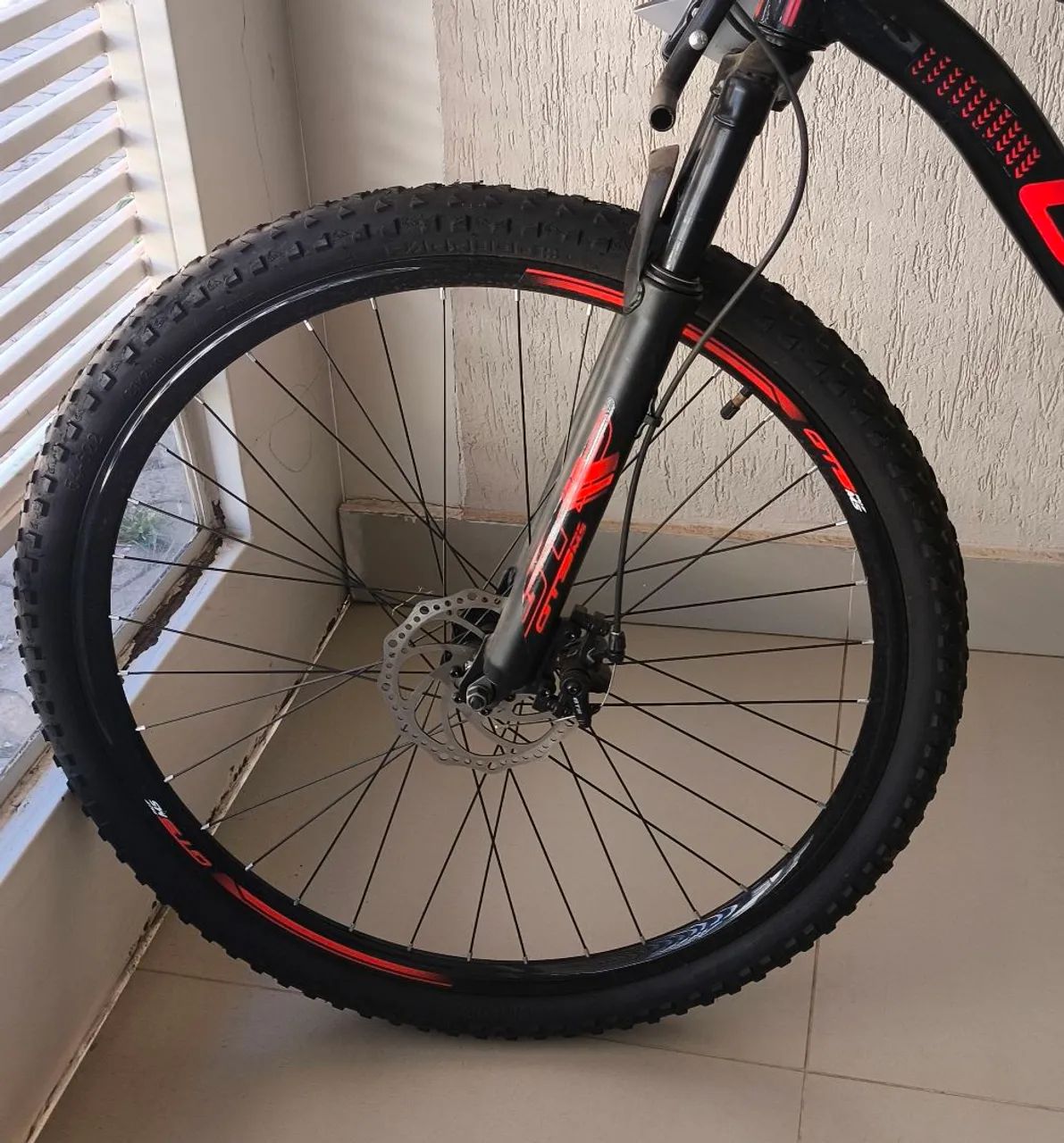 Bicicleta Aro 29 Excelente estado com NF-e  - Foto 3