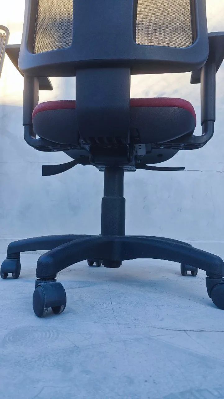 Cadeira Ergonômica de Escritório Flexform Loop Mesh - Vermelha/Preta - Foto 3
