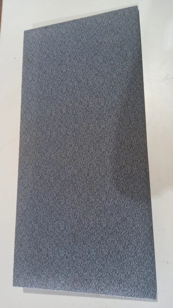 Placa de Isolação Acústica 74,5 x 35,5 cm