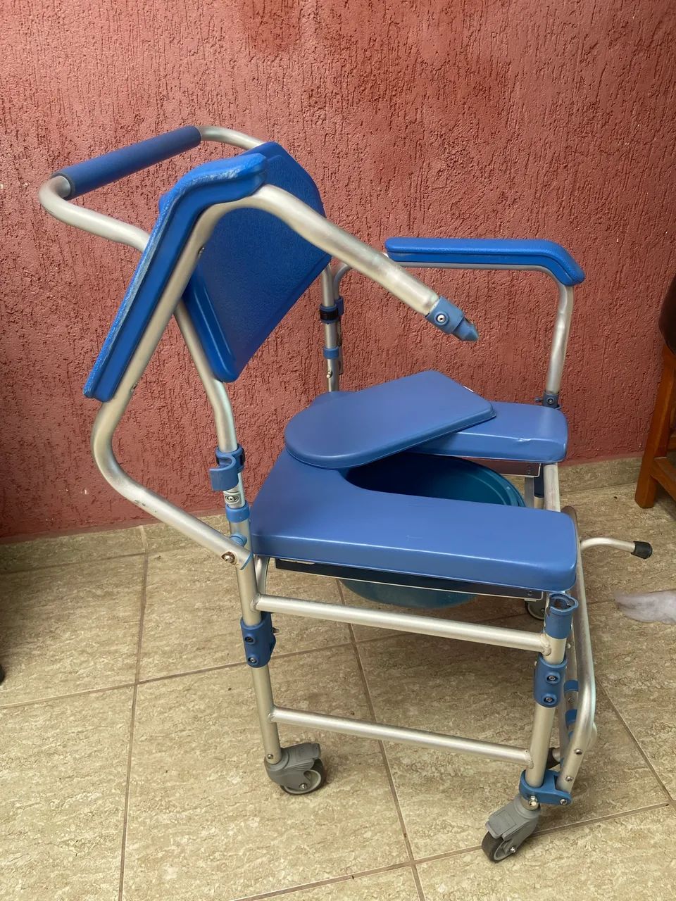 Cadeira higiênica D60 - Foto 2