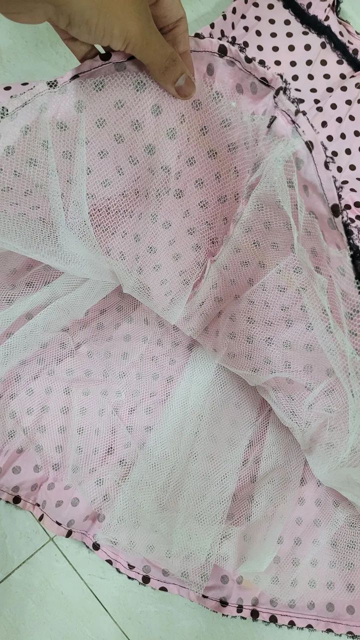 Vendo vestido de bolinha rosa com bolas marrom - Foto 4