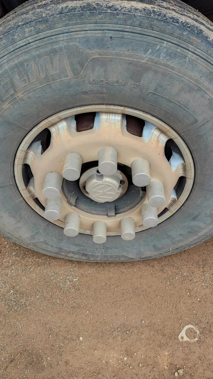 Vende se roda de alumínio 295 - Foto 2