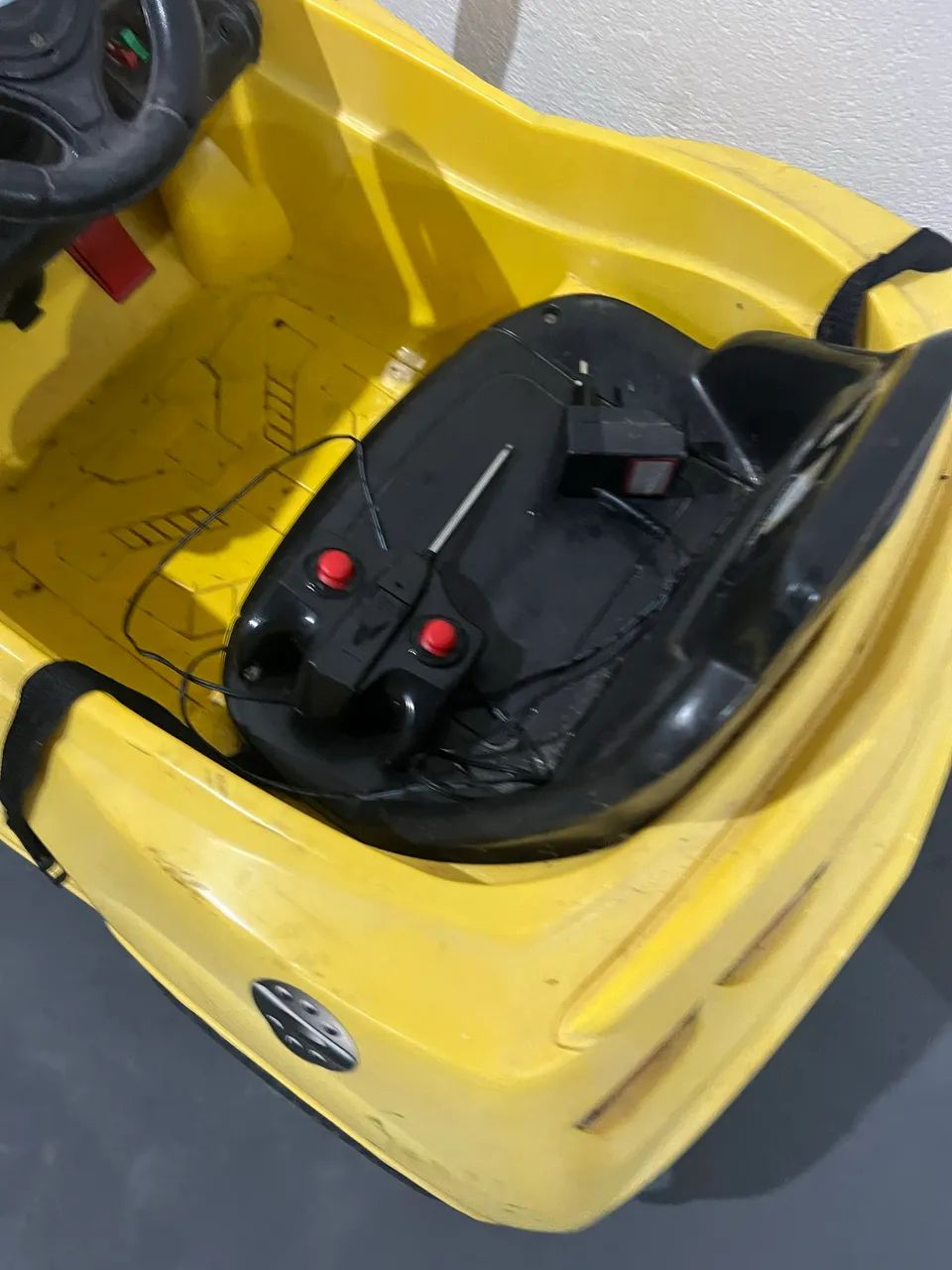 Carrinho de controle remoto completo, tem que trocar bateria  - Foto 5