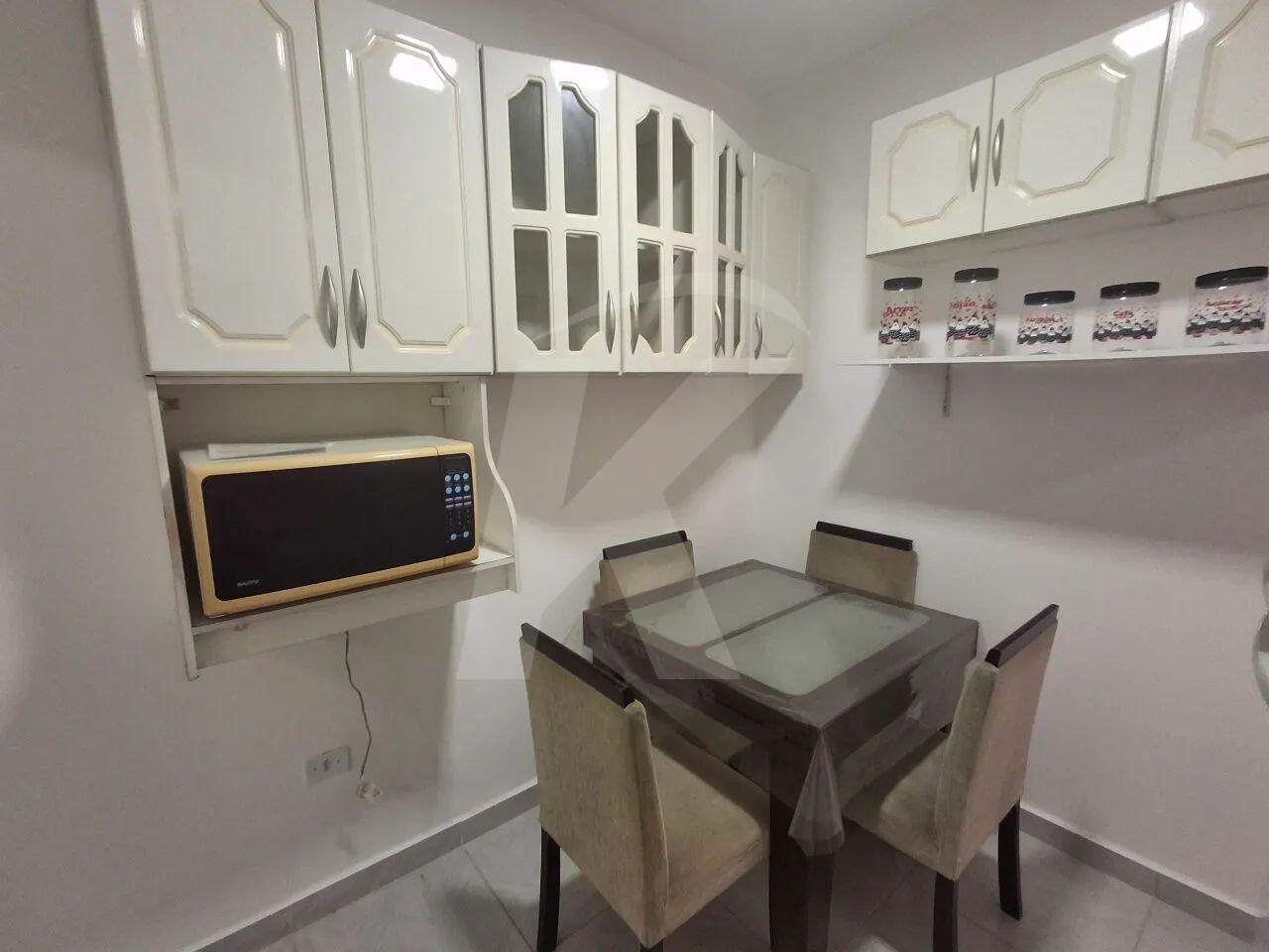 Casa com 1 dormitório, sala, cozinha, banheiro, área de serviço. - Foto 2