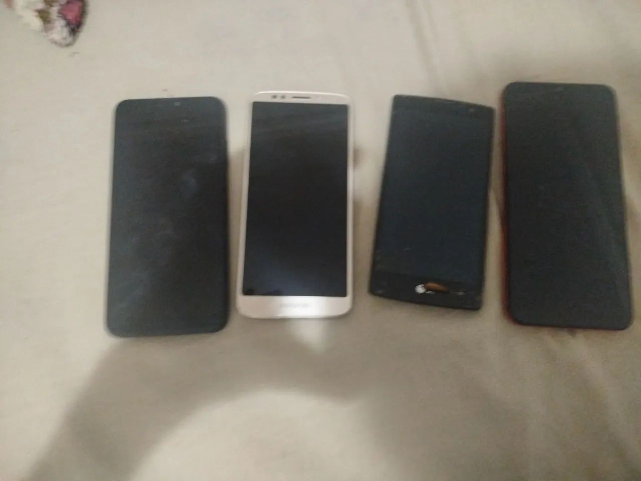 Celulares com defeito e quebrados