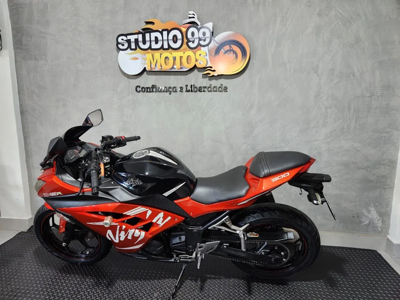 Kawasaki NINJA 300 - Foto 4